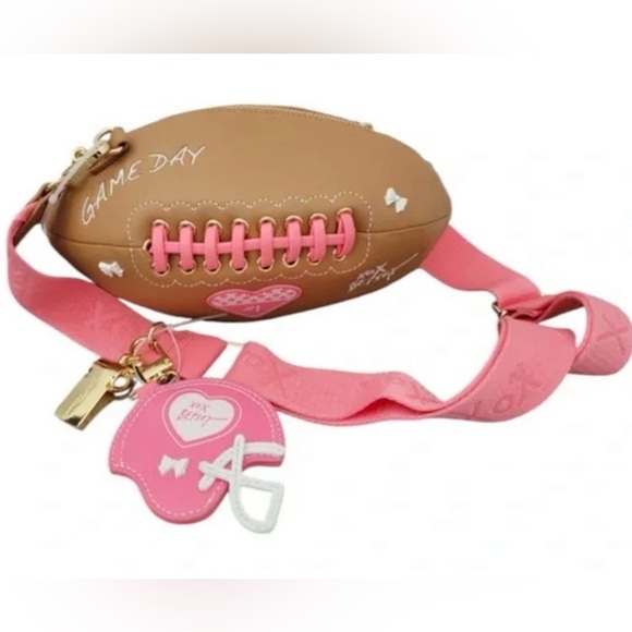 🏈🩷 Betsey Johnson Kitsch Crossbody
Football XOTOSS🏈🩷NWT - Picture 9 of 11